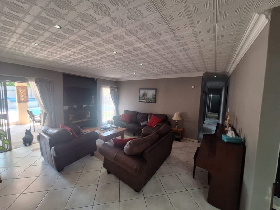 3 Bedroom Property for Sale in Pellissier Free State